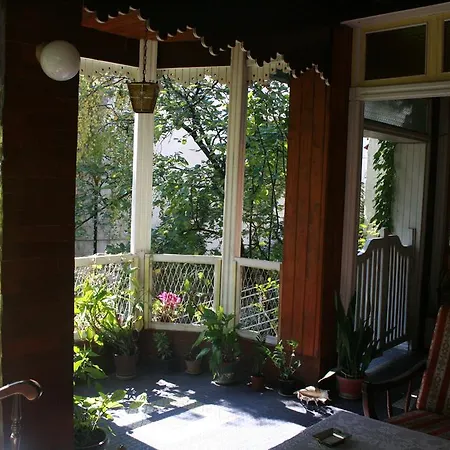 Vendégház Base For Adventurers - Urban Guerrilla 2*