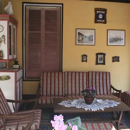 Guest house Base For Adventurers - Urban Guerrilla