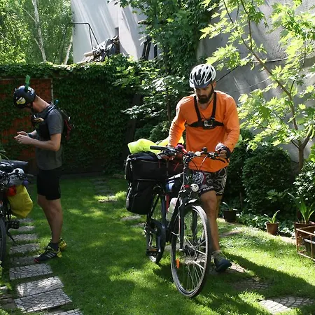 Base For Adventurers - Urban Guerrilla 2* Negotin