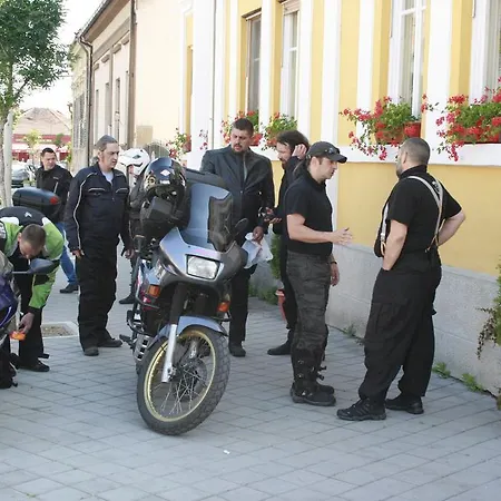 Guest house Base For Adventurers - Urban Guerrilla Negotin