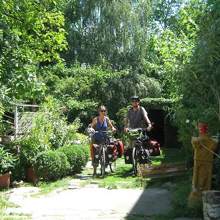 Guest house Base For Adventurers - Urban Guerrilla