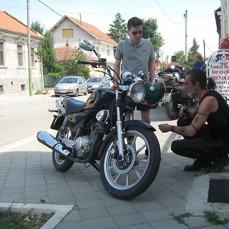Base For Adventurers - Urban Guerrilla Negotin