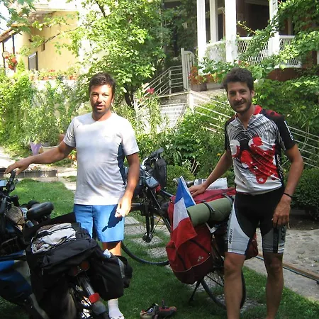 Base For Adventurers - Urban Guerrilla Negotin