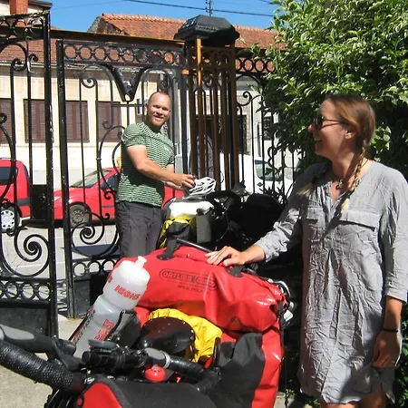 Base For Adventurers - Urban Guerrilla Guest house Negotin