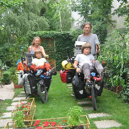 Guest house Base For Adventurers - Urban Guerrilla