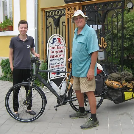 Base For Adventurers - Urban Guerrilla Guest house