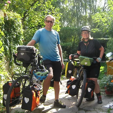 Base For Adventurers - Urban Guerrilla 2* Negotin