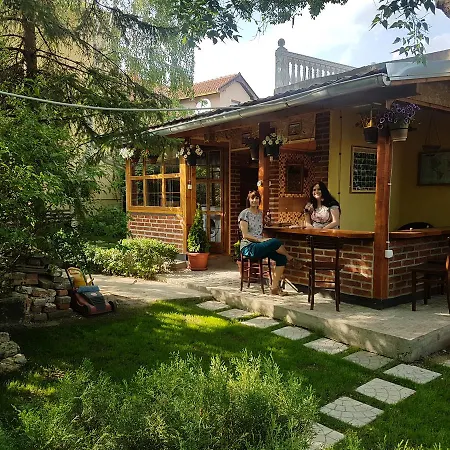 Base For Adventurers - Urban Guerrilla Vendégház