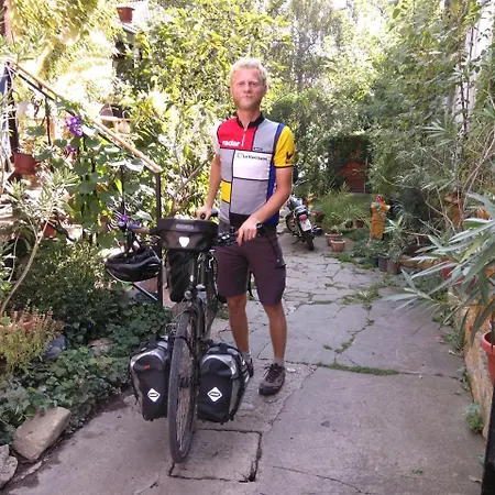 Base For Adventurers - Urban Guerrilla 2*