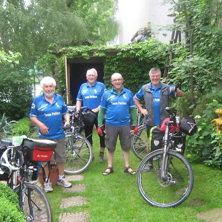 Base For Adventurers - Urban Guerrilla 2*