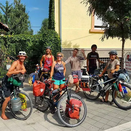 Base For Adventurers - Urban Guerrilla Negotin